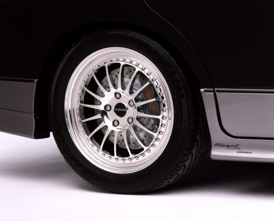  Buick Regal GNX 2000 года  (фото 6 из 11)
